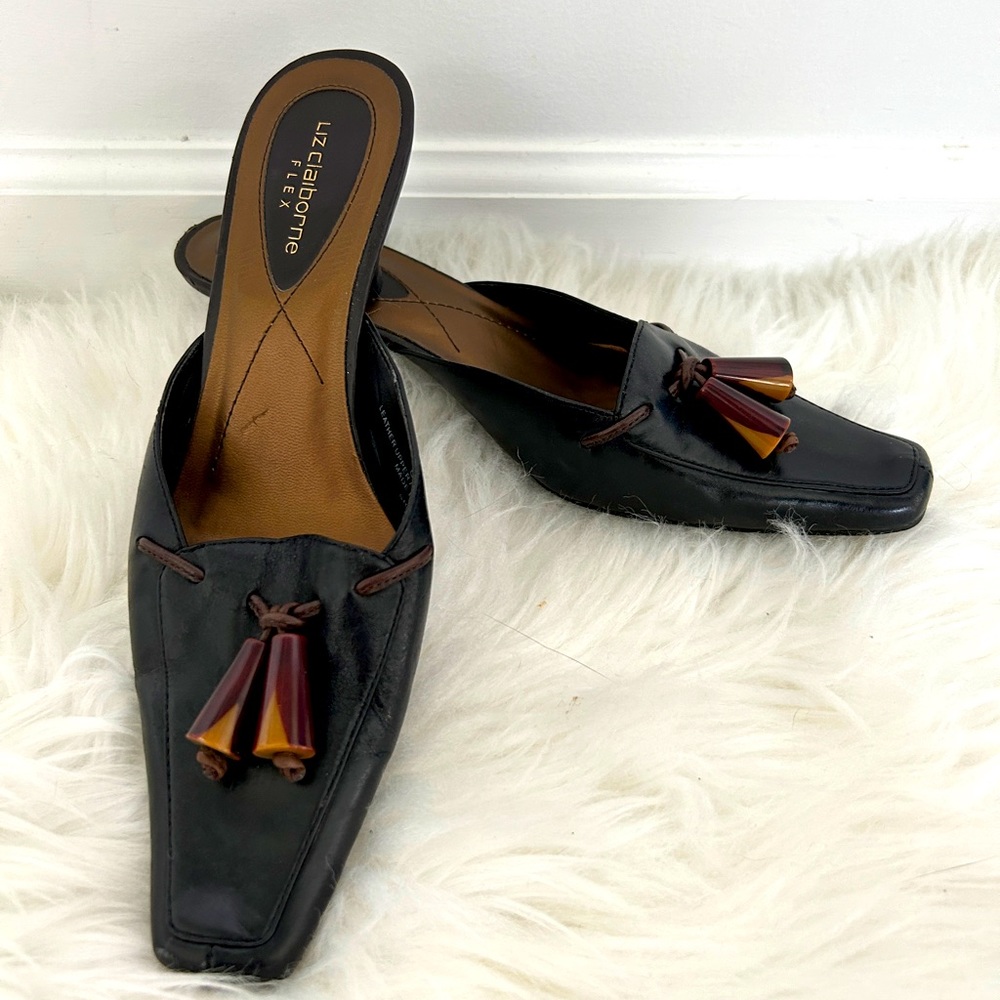 Liz Claiborne pointed kitten heel miles with tassel